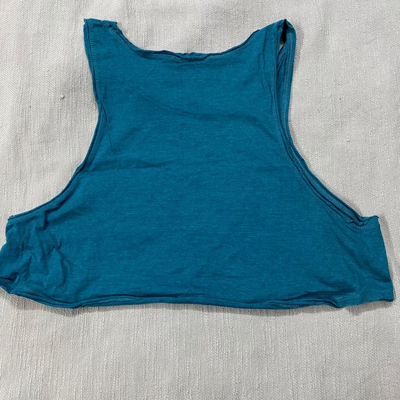 Jones Beach Crop Tank - Picture 2 of 2